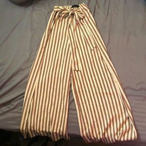 Loose, flowy, trendy pants // striped // size M